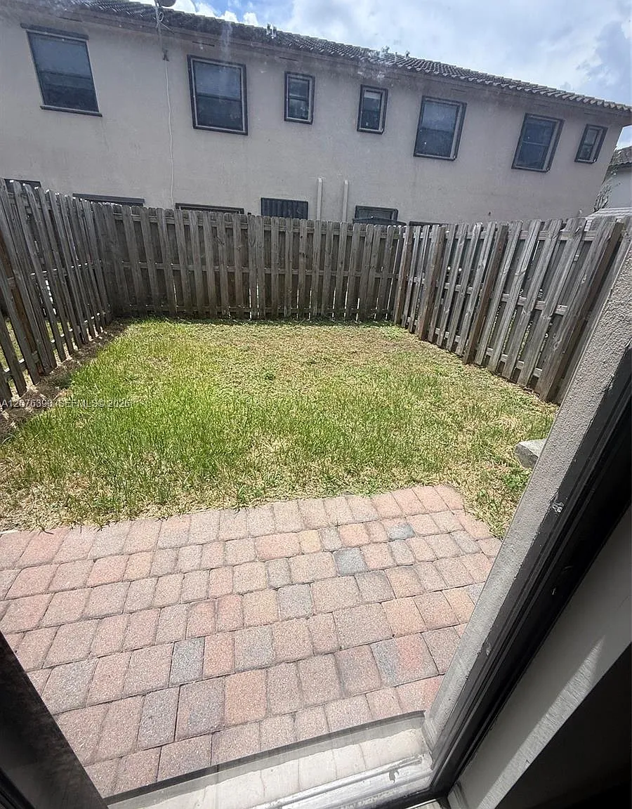 Coco Palm Estates — Photo 2
