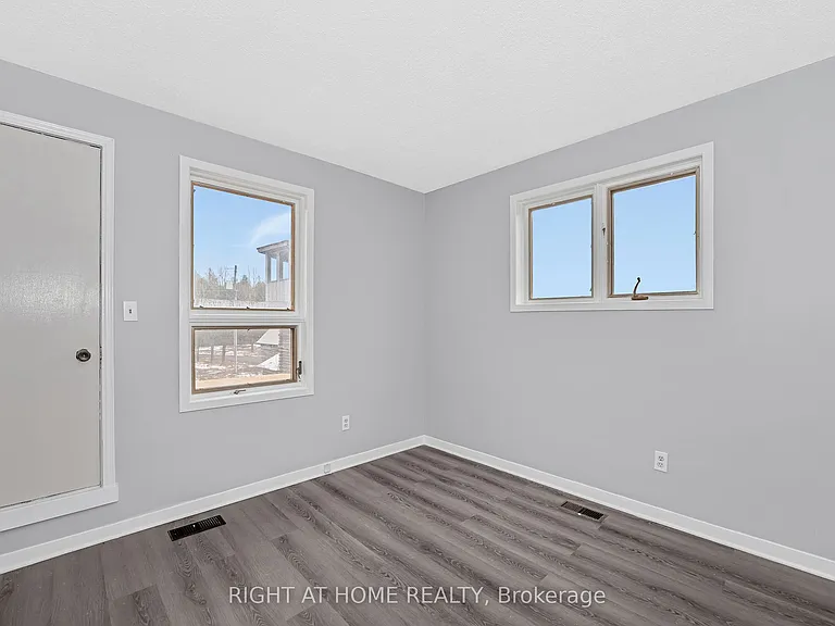1864 Manotick Station Rd — Photo 16