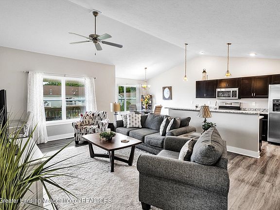 3rd image of 360 Barrington Cir #46