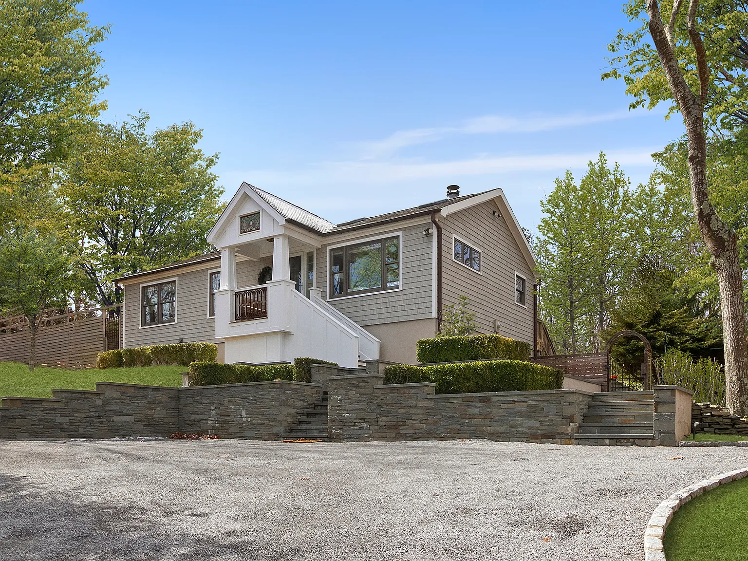Wainscott Beauty — Photo 2