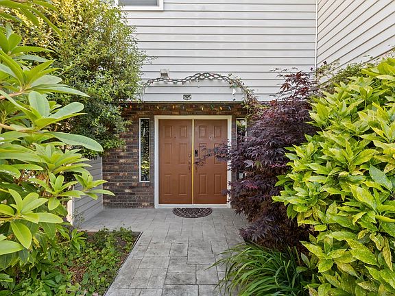 2nd image of 956 161a St