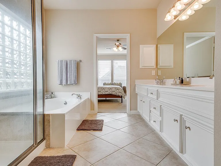 4618 Ambrosia Springs Ln — Photo 18