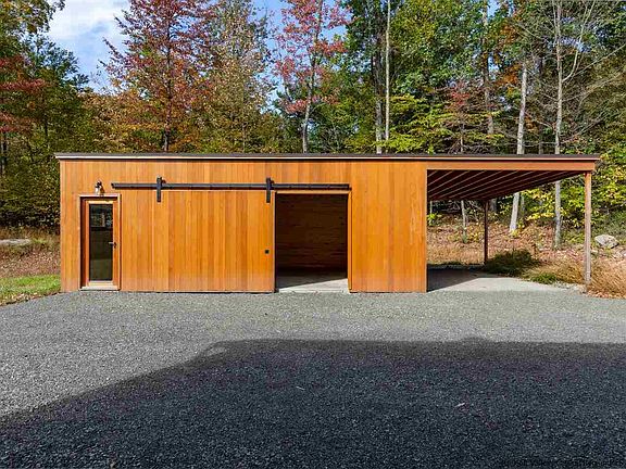 3rd image of 13 Blue Spruce Ln