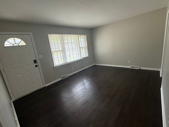 3rd image of 1408 Lawrence Ave