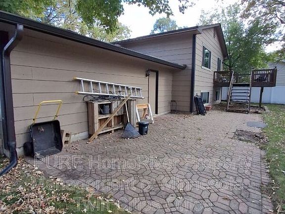 3rd image of 12394 Magnolia Cir NW