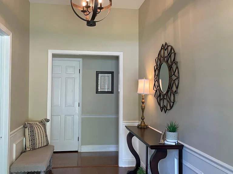 4050 Dresden Dr — Photo 3