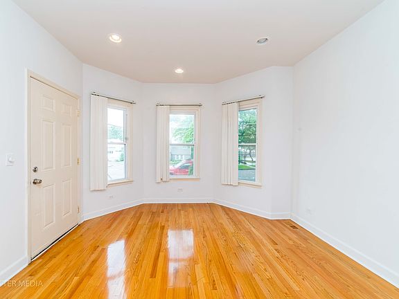 3rd image of 1212 S 50th Ct