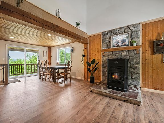 4th image of 435 Mooney Hill Road