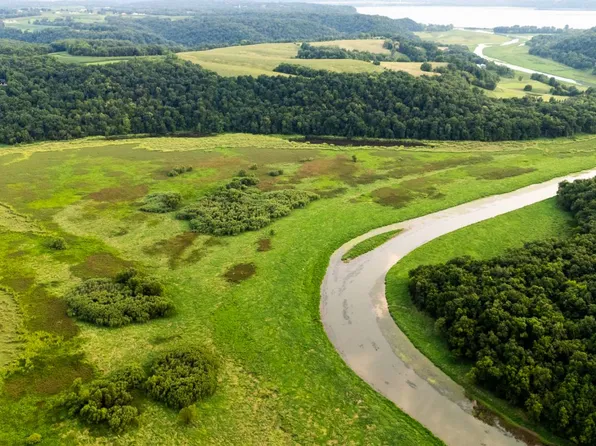 W Banfield Rd, Potosi, WI 53820
