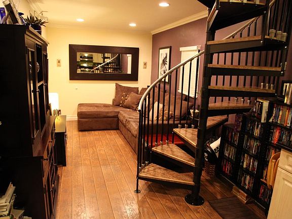 3rd image of 239 N Mayflower Ave #2