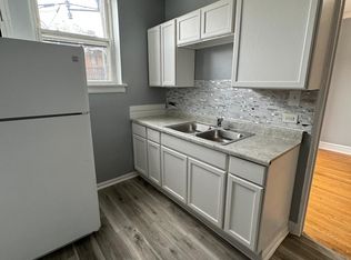 7925 S Kingston Ave #2W, Chicago, IL 60617