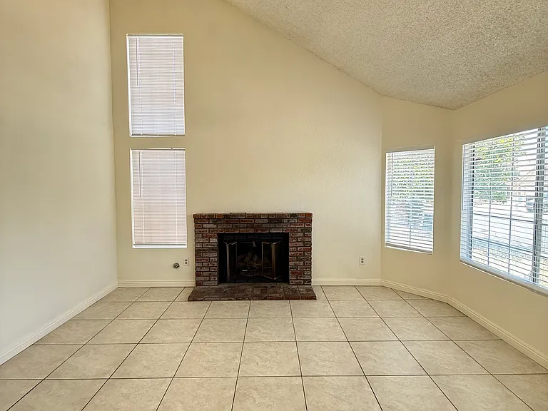 1712 E Avenue R12 — Photo 2