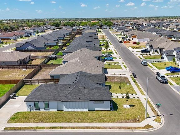 3rd image of 3304 E Rabbit Run Ave