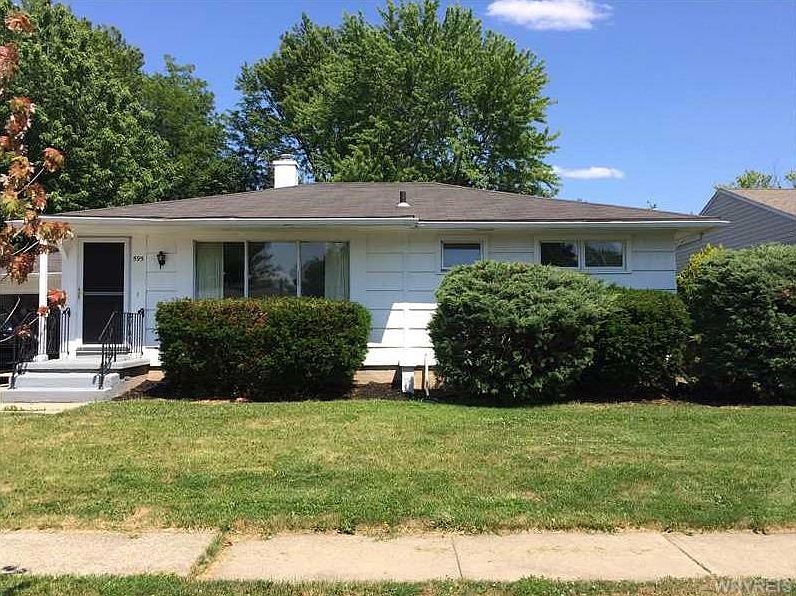 1st image of 595 Lynbrook Ave