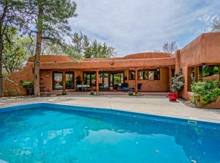 1108 Salamanca St NW, Los Ranchos De Albuquerque, NM 87107