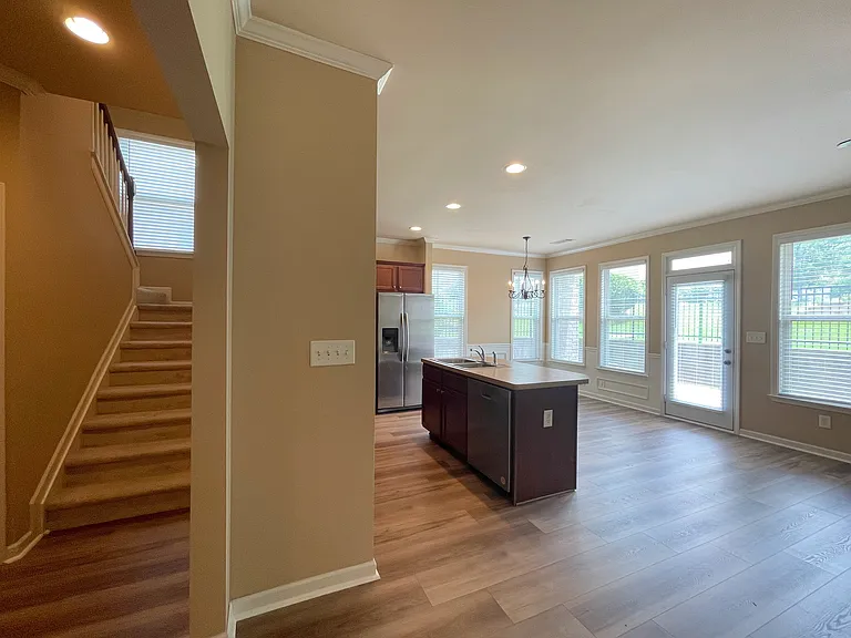 989 Parkside Wood Ct — Photo 5