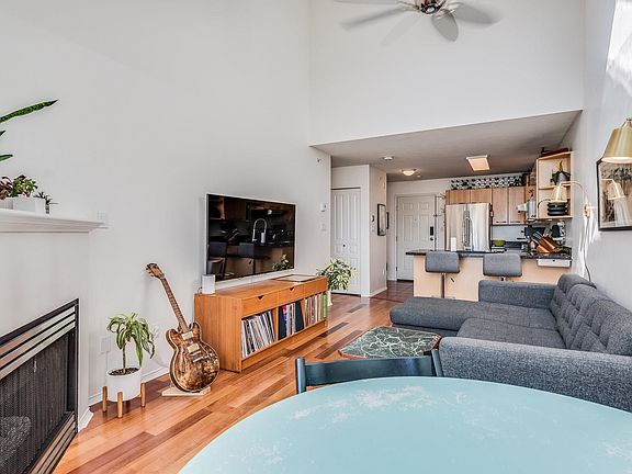 5th image of 3939 Hastings St #404