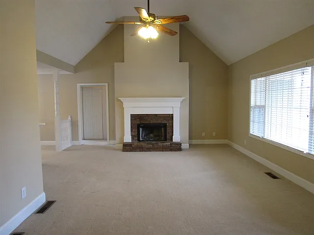 330 Red Fox Dr — Photo 4