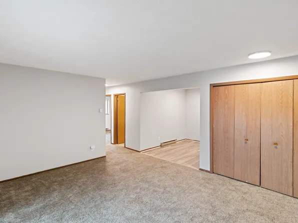 Park Place Apartments, 400 E River St #89de3adf2, Grand Ledge, MI 48837