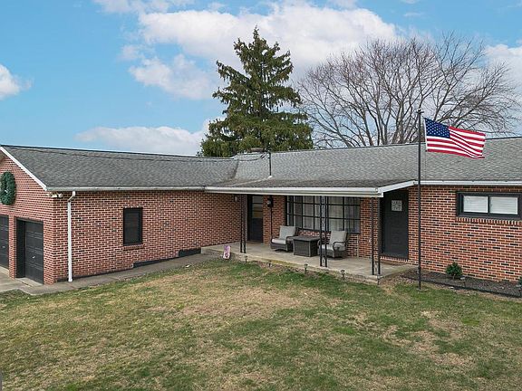 5th image of 762 Sand Hill Rd