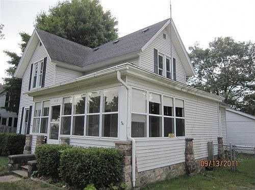 1st image of 418 S Farmer St