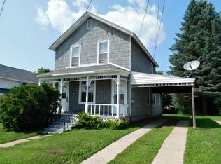 518 E Main St, Iron Mountain, MI 49801
