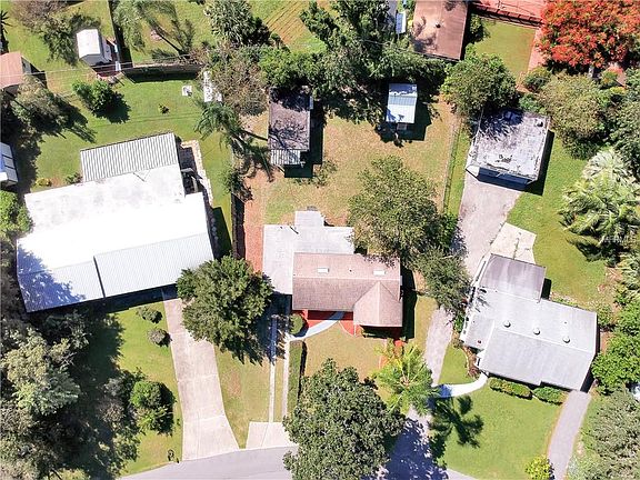 3rd image of 10208 Cliff Cir