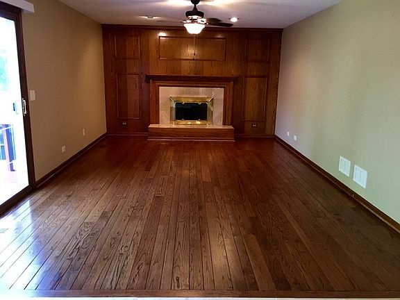 4th image of 2705 N Windsor Dr