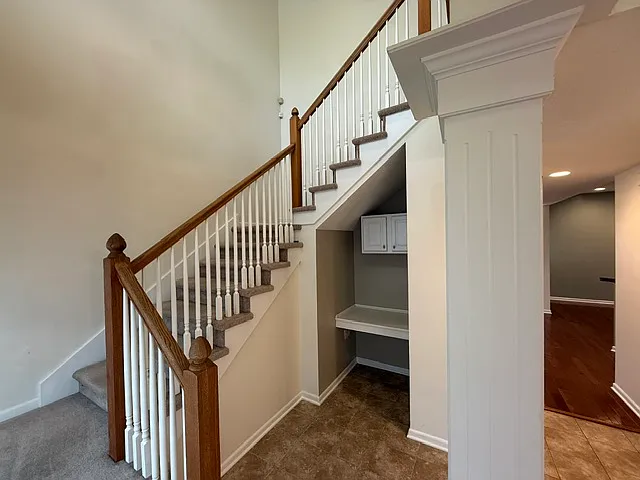 129 E 7th St — Photo 12