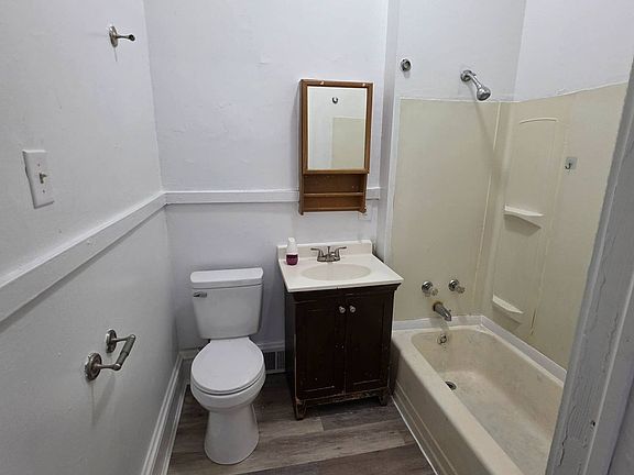 4th image of 3 W Laurel Ave APT 1