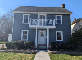 116 Grasmere Rd, Lockport, NY 14094
