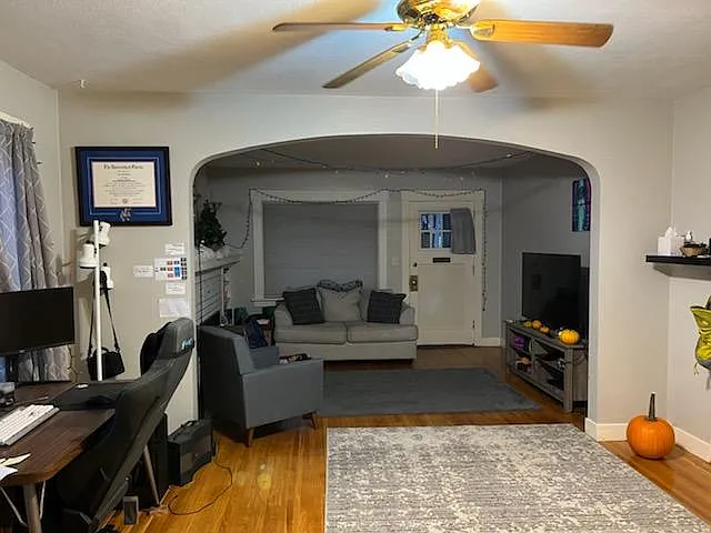 3225 W Providence Ave — Photo 3