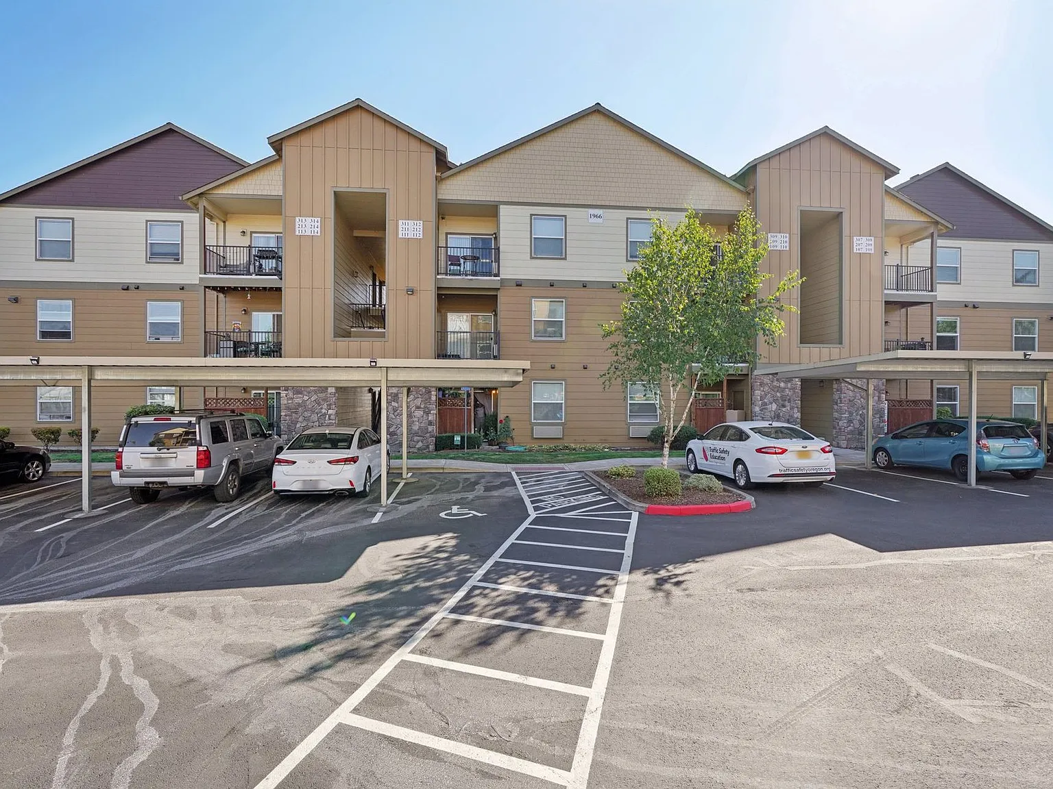 Aspen Grove Apartments — Photo 4