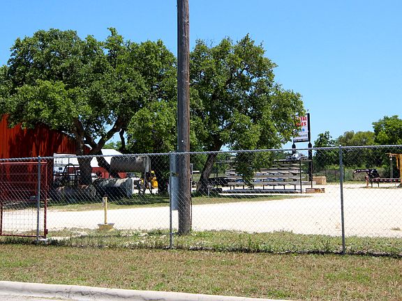 2nd image of 301 S Us Highway 281