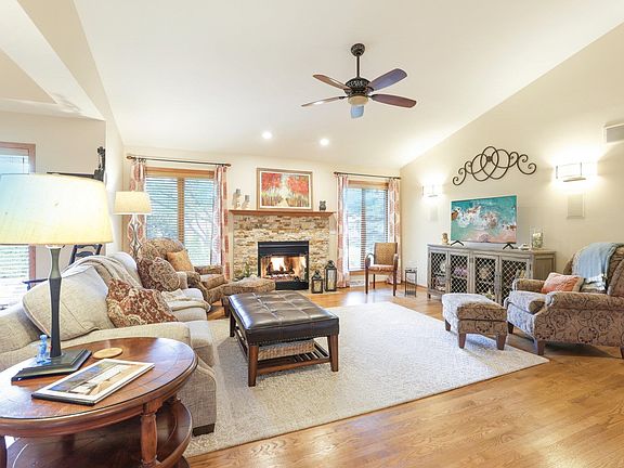 5th image of 810 Ganser Dr
