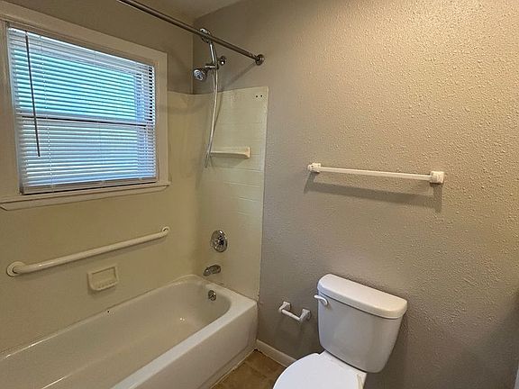 3rd image of 4409 Bagby Ave
