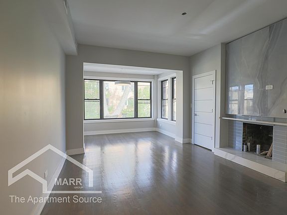 4th image of 1122 N Oakley Blvd #3