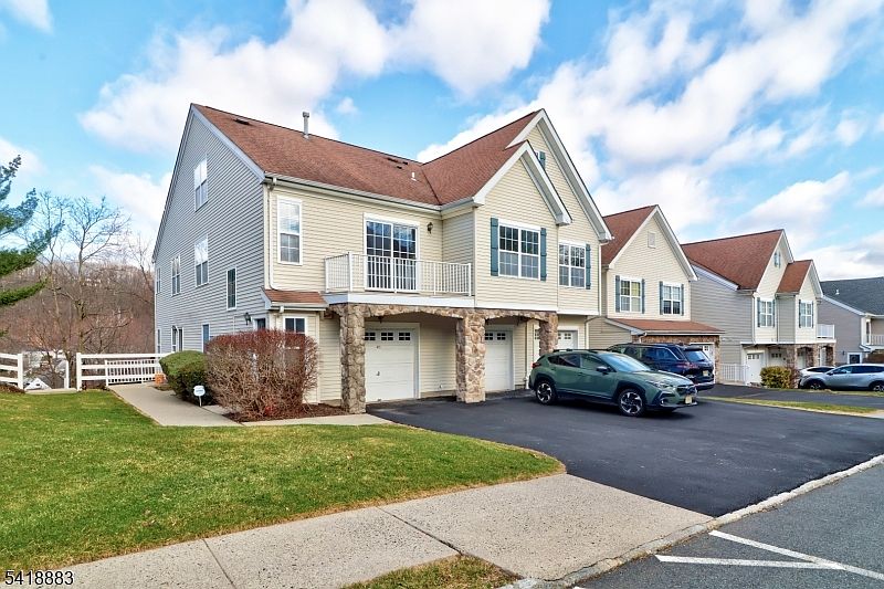 1st image of 413 Boulder Ridge Dr