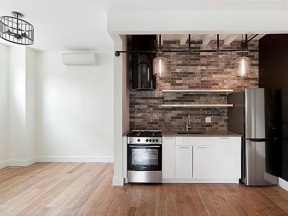 4th image of 378 Harman St #2B