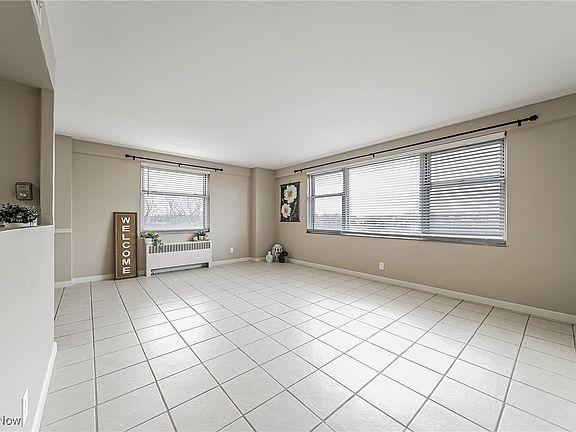 5th image of 11850 Edgewater Dr APT 621