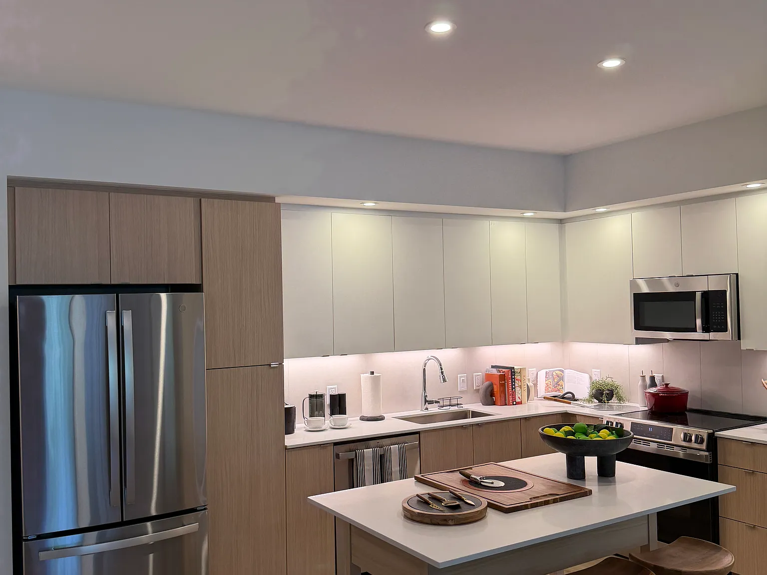 2 bed, 1110 sqft, $2,550 — Photo 2