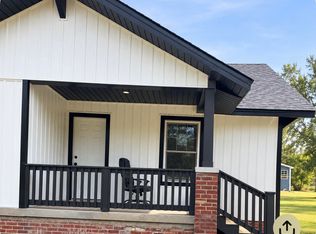 106 S Cedar St, Morrilton, AR 72110
