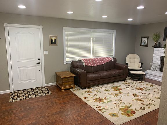 2nd image of 2674 Brentwood Ave