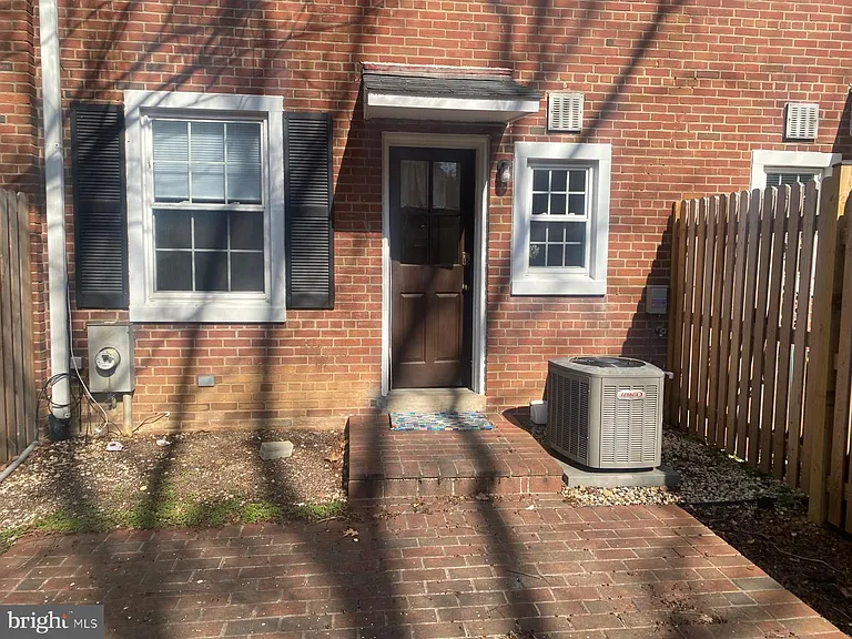 3064 S Buchanan St — Photo 39