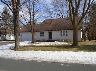 10384 Quaker Ln N, Maple Grove, MN 55369