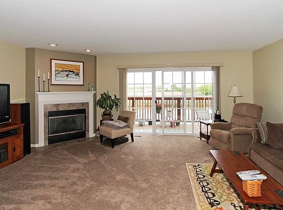 3rd image of 276 Fairview Cir
