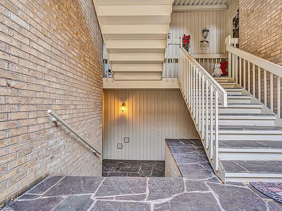 3rd image of 5260 Crossbow Cir Unit 14A