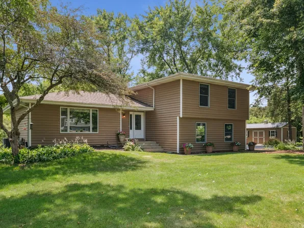 41W121 Foal Ln, Elburn, IL 60119