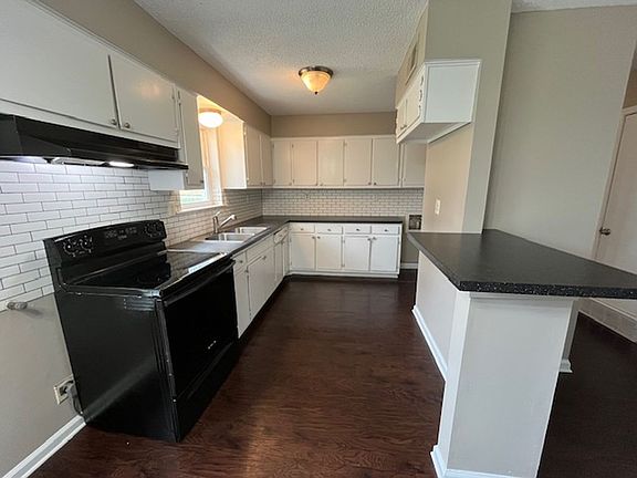 4th image of 2600 Eastbrook Dr