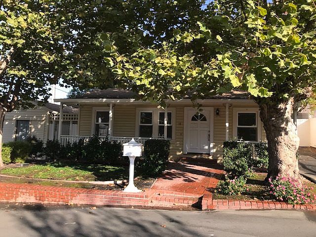 1st image of 10 Lacassie Ct